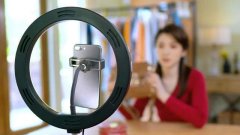 <strong>既助力广大的中小商家获</strong>