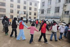 开展“把爱带回家——暖