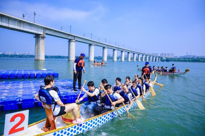 丰台区龙舟大赛燃情园博湖 全民健身成果展风采