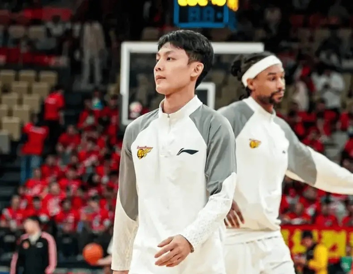 广东男篮后场双枪仅出手8次 杜锋战术调整引热议