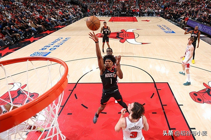 公牛力克火箭终结两连败 阿门23+3抢断难救主