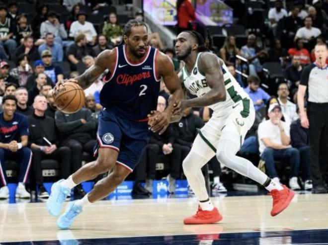 快船力克雄鹿展现团队凝聚力 伦纳德谈球队化学