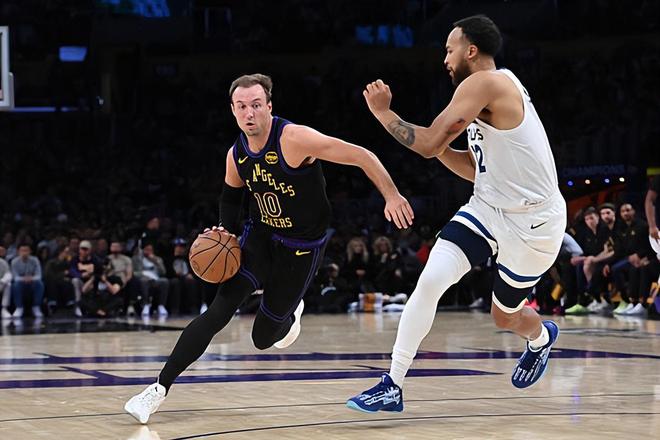 湖人双线突破肯纳德成关键先生