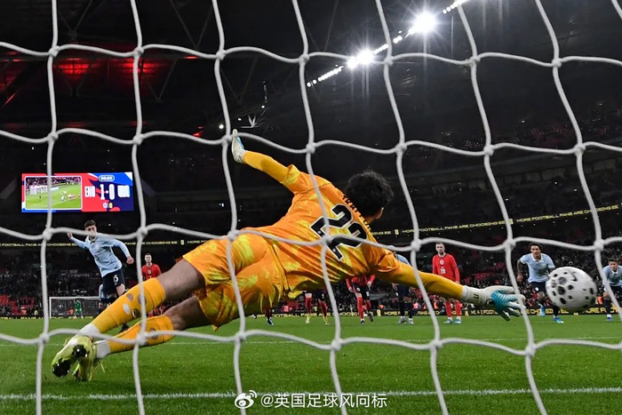 本怀特替补登场两分钟连送进球与点球 点球破门
