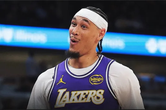 湖人内线防守支柱海斯通过控制身体减少犯规困