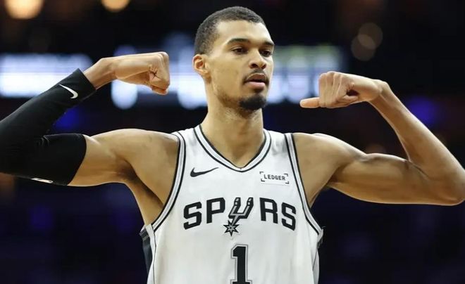 文班亚马34+18+7空砍马刺加时惜败掘金