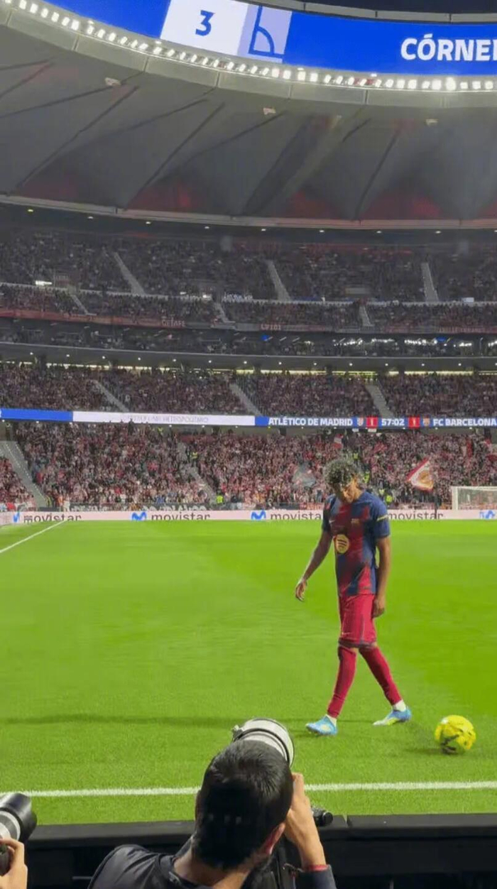 西甲焦点战巴萨遭主场球迷歧视言论袭击